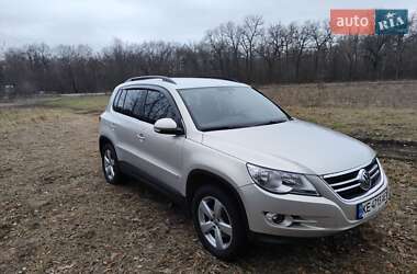 Позашляховик / Кросовер Volkswagen Tiguan 2010 в Новомосковську