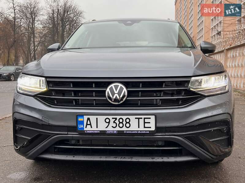 Внедорожник / Кроссовер Volkswagen Tiguan 2023 в Киеве