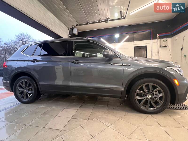 Внедорожник / Кроссовер Volkswagen Tiguan 2023 в Киеве