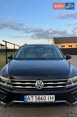 Позашляховик / Кросовер Volkswagen Tiguan 2017 в Івано-Франківську