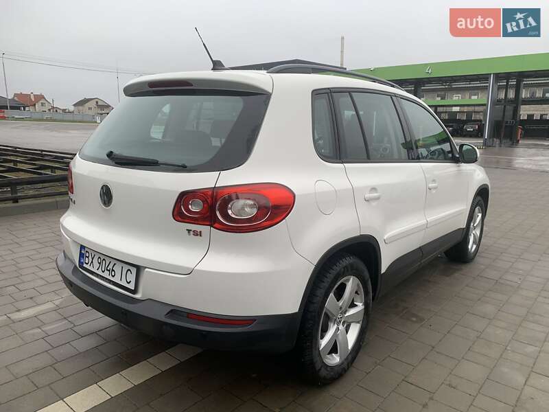 Внедорожник / Кроссовер Volkswagen Tiguan 2008 в Каменец-Подольском