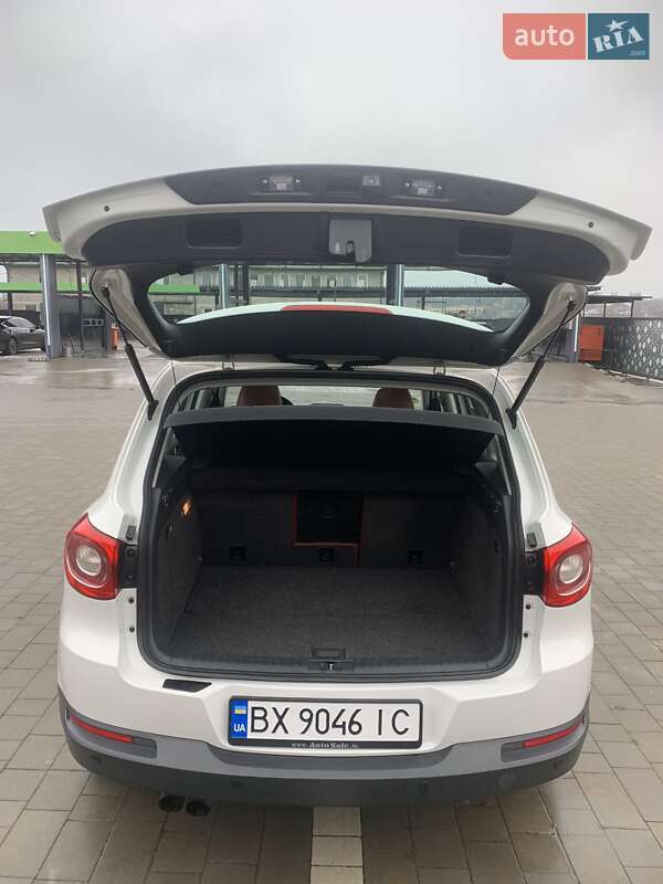 Внедорожник / Кроссовер Volkswagen Tiguan 2008 в Каменец-Подольском