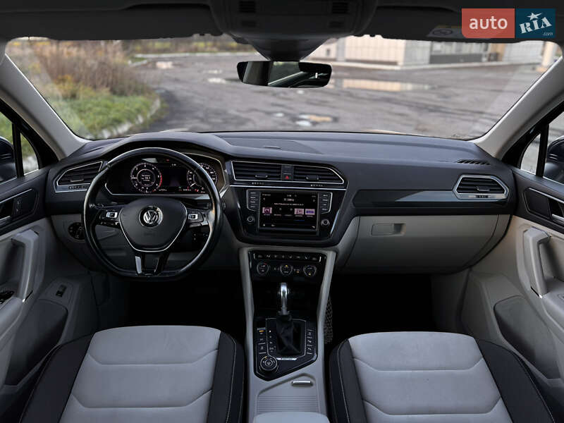 Внедорожник / Кроссовер Volkswagen Tiguan 2017 в Радивилове