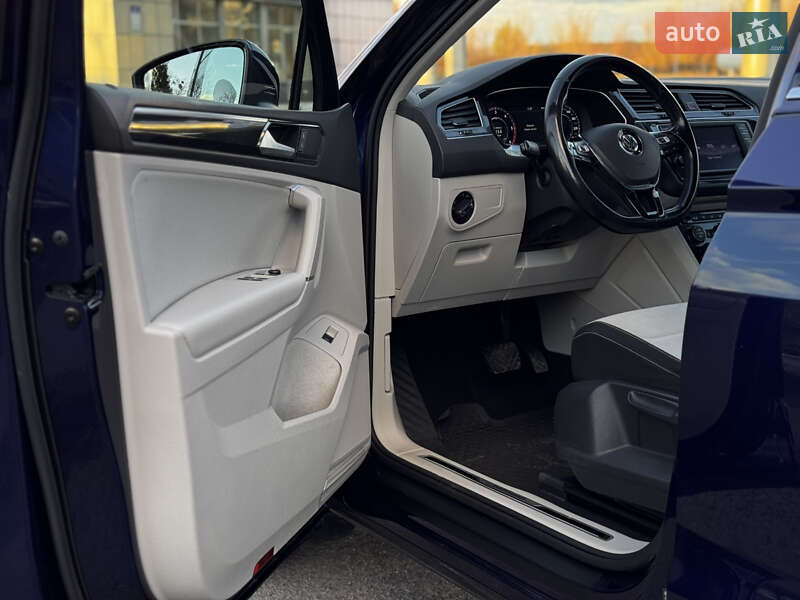 Внедорожник / Кроссовер Volkswagen Tiguan 2017 в Радивилове