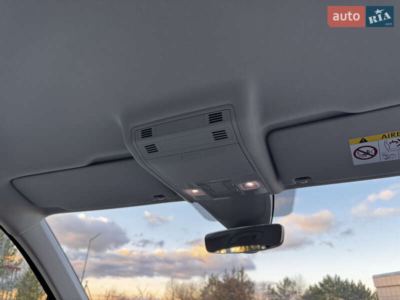 Внедорожник / Кроссовер Volkswagen Tiguan 2017 в Радивилове