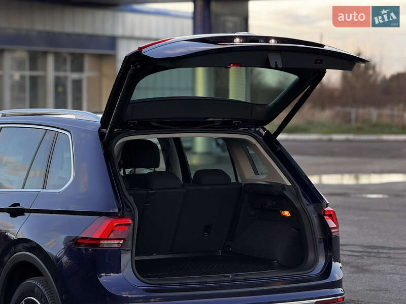 Внедорожник / Кроссовер Volkswagen Tiguan 2017 в Радивилове