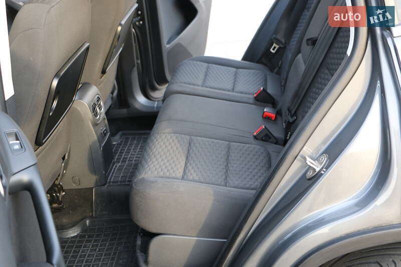 Внедорожник / Кроссовер Volkswagen Tiguan 2010 в Киеве