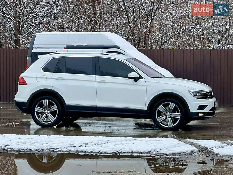 Внедорожник / Кроссовер Volkswagen Tiguan 2017 в Млинове