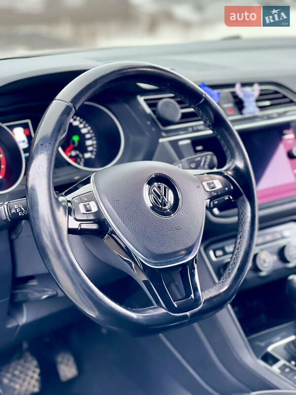 Внедорожник / Кроссовер Volkswagen Tiguan 2017 в Млинове