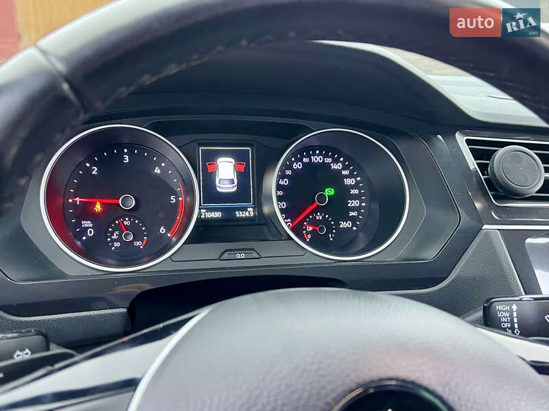 Внедорожник / Кроссовер Volkswagen Tiguan 2017 в Млинове