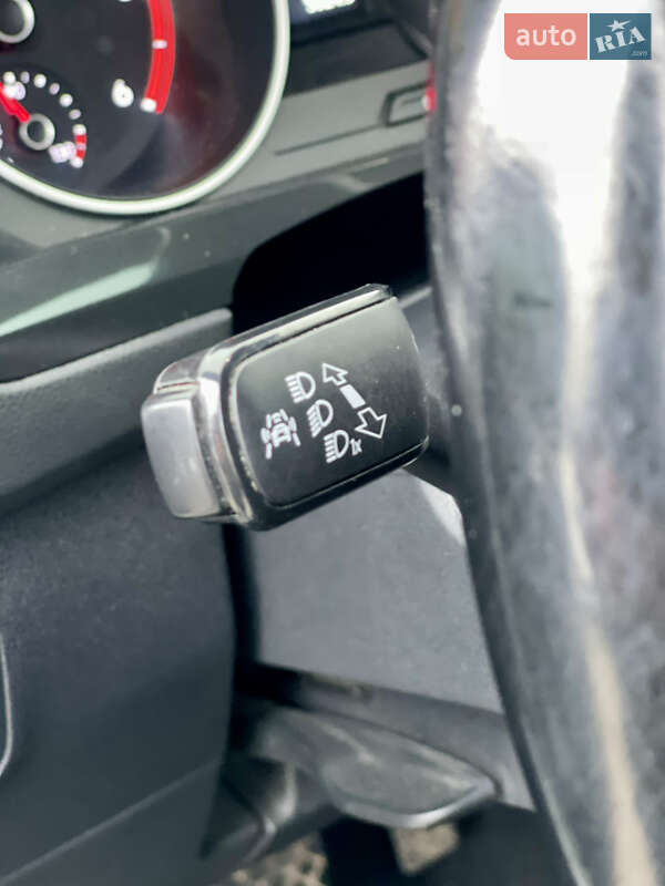 Внедорожник / Кроссовер Volkswagen Tiguan 2017 в Млинове