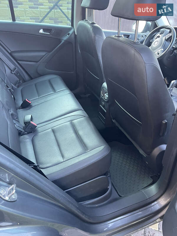 Внедорожник / Кроссовер Volkswagen Tiguan 2016 в Ровно