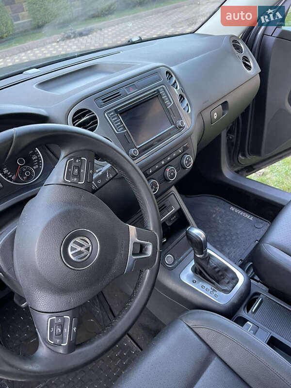 Внедорожник / Кроссовер Volkswagen Tiguan 2016 в Ровно