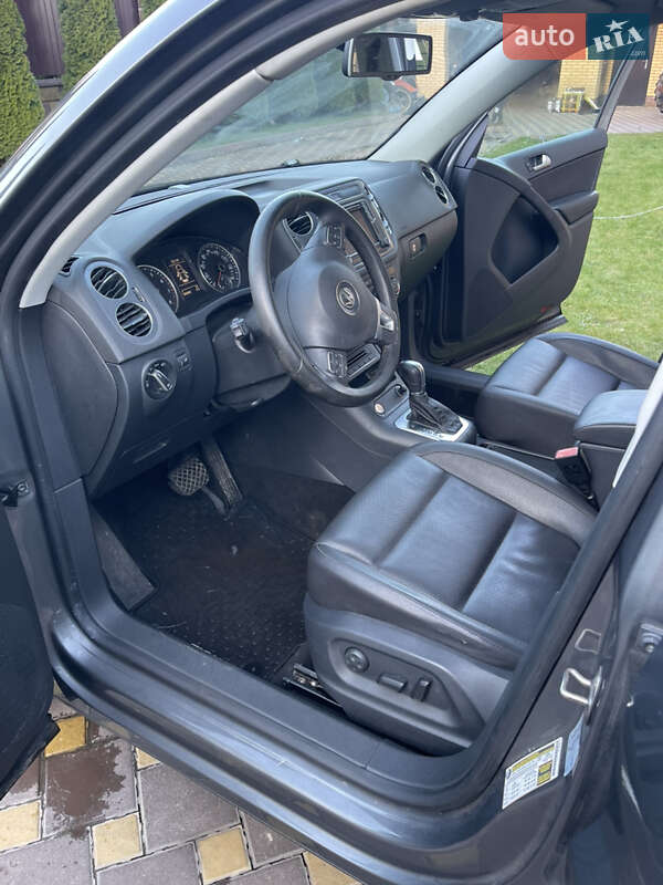 Внедорожник / Кроссовер Volkswagen Tiguan 2016 в Ровно