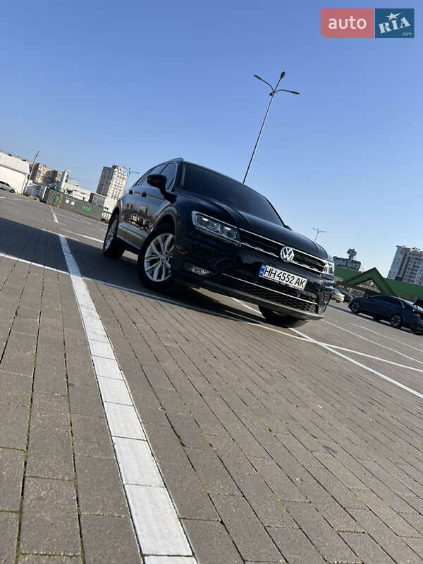 Внедорожник / Кроссовер Volkswagen Tiguan 2019 в Одессе