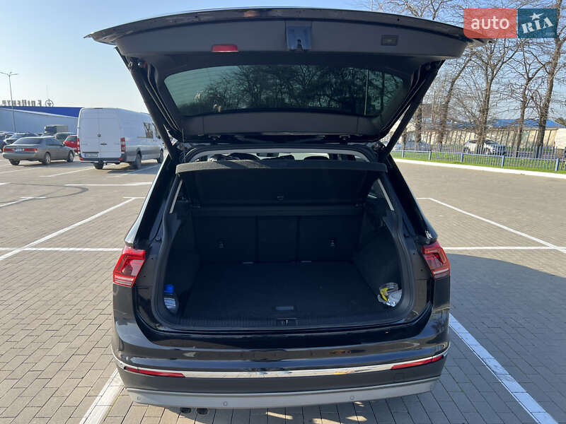 Внедорожник / Кроссовер Volkswagen Tiguan 2019 в Одессе