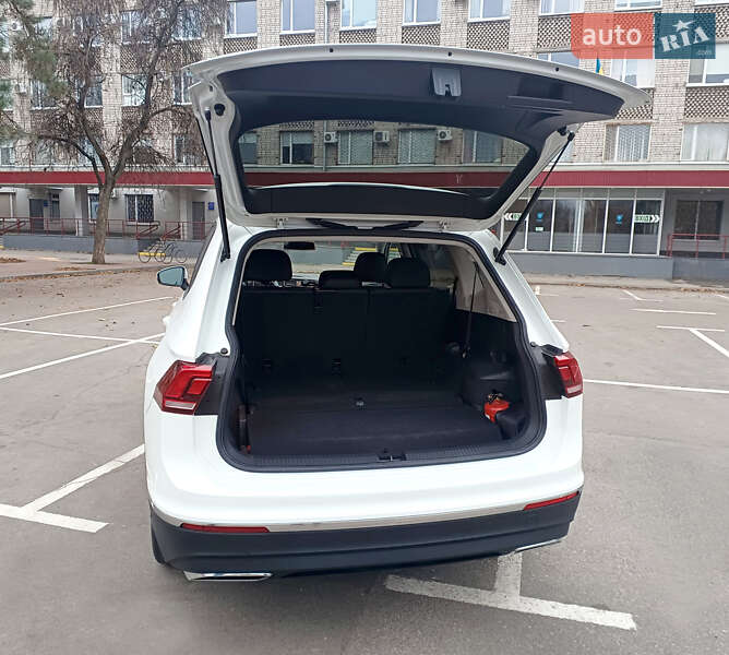 Внедорожник / Кроссовер Volkswagen Tiguan 2018 в Горишних Плавнях