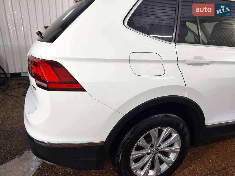 Внедорожник / Кроссовер Volkswagen Tiguan 2018 в Горишних Плавнях