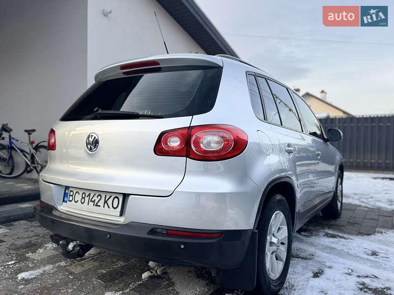 Внедорожник / Кроссовер Volkswagen Tiguan 2010 в Львове