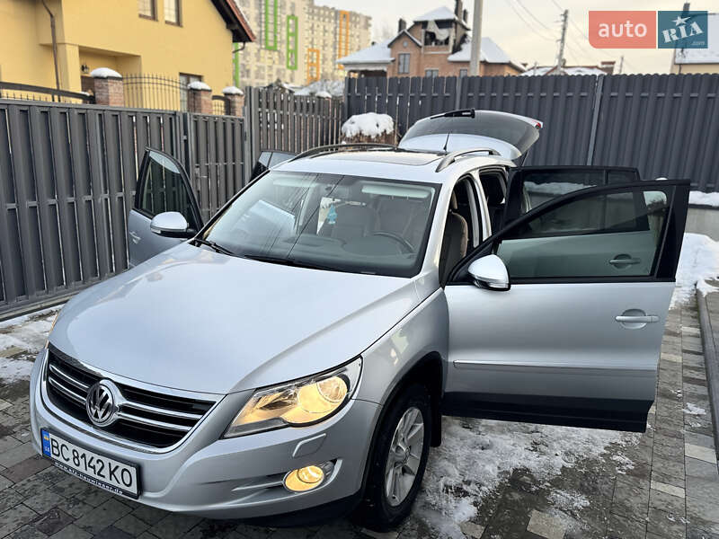 Внедорожник / Кроссовер Volkswagen Tiguan 2010 в Львове