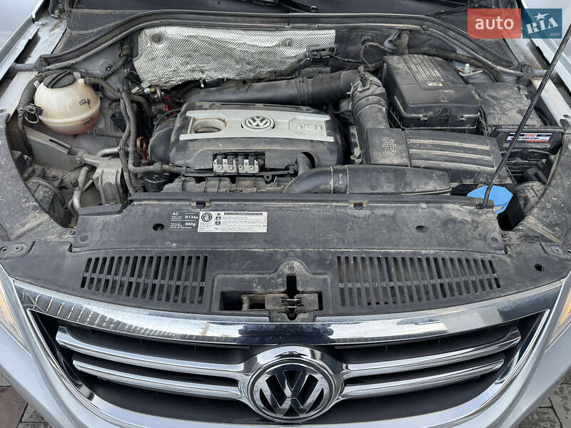 Внедорожник / Кроссовер Volkswagen Tiguan 2010 в Львове