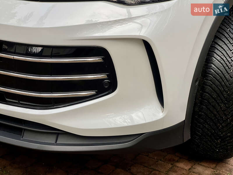 Внедорожник / Кроссовер Volkswagen Tiguan 2024 в Киеве