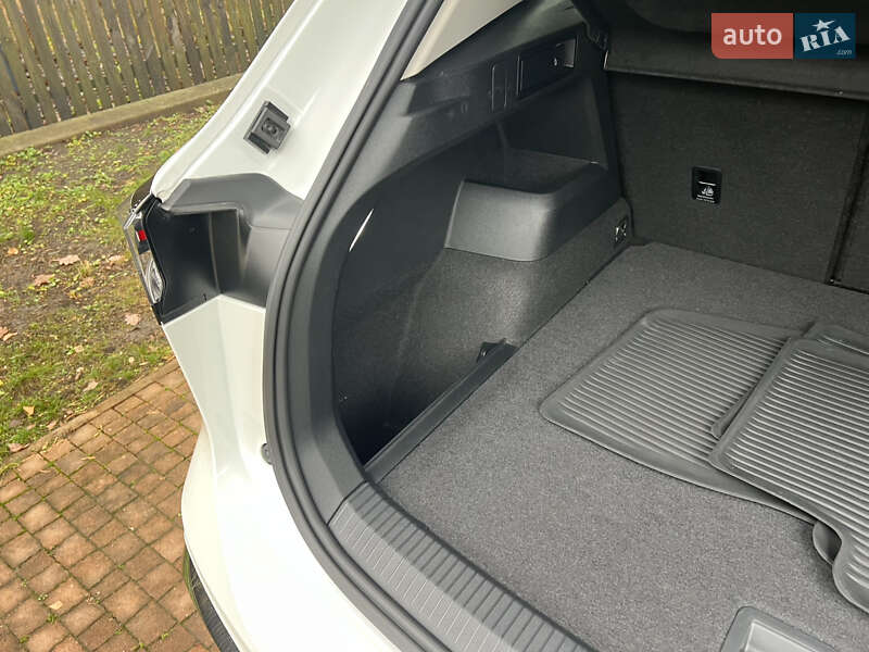 Внедорожник / Кроссовер Volkswagen Tiguan 2024 в Киеве