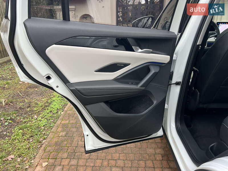 Внедорожник / Кроссовер Volkswagen Tiguan 2024 в Киеве