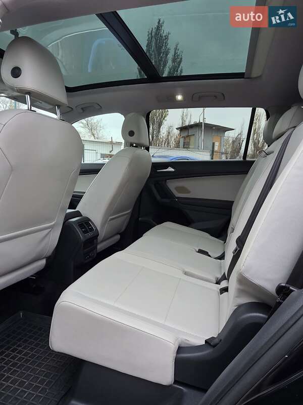 Внедорожник / Кроссовер Volkswagen Tiguan 2017 в Запорожье