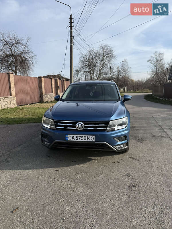Позашляховик / Кросовер Volkswagen Tiguan 2017 в Василькові