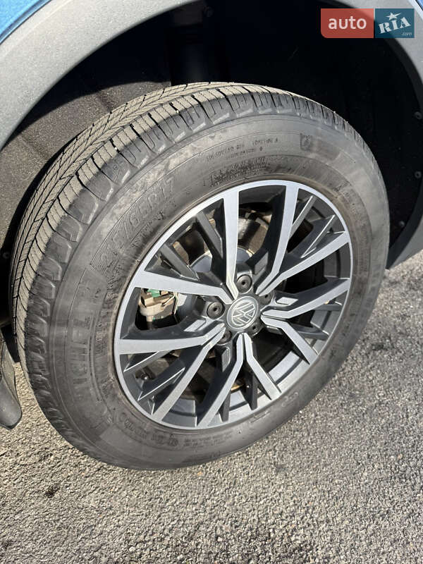 Позашляховик / Кросовер Volkswagen Tiguan 2017 в Василькові