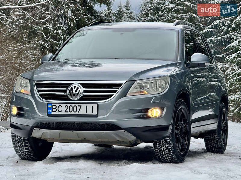 Внедорожник / Кроссовер Volkswagen Tiguan 2010 в Межгорье