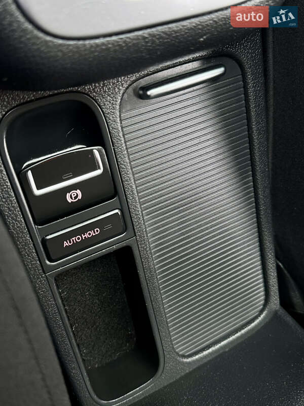 Внедорожник / Кроссовер Volkswagen Tiguan 2010 в Межгорье