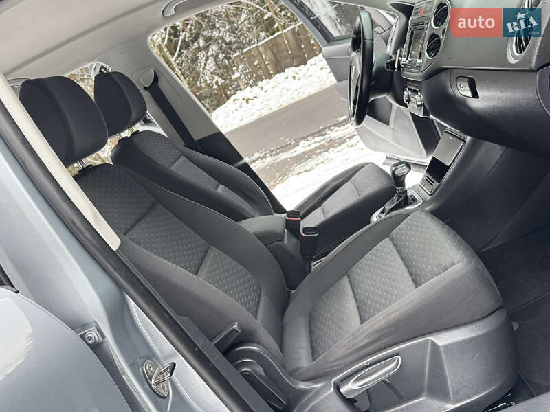 Внедорожник / Кроссовер Volkswagen Tiguan 2010 в Межгорье