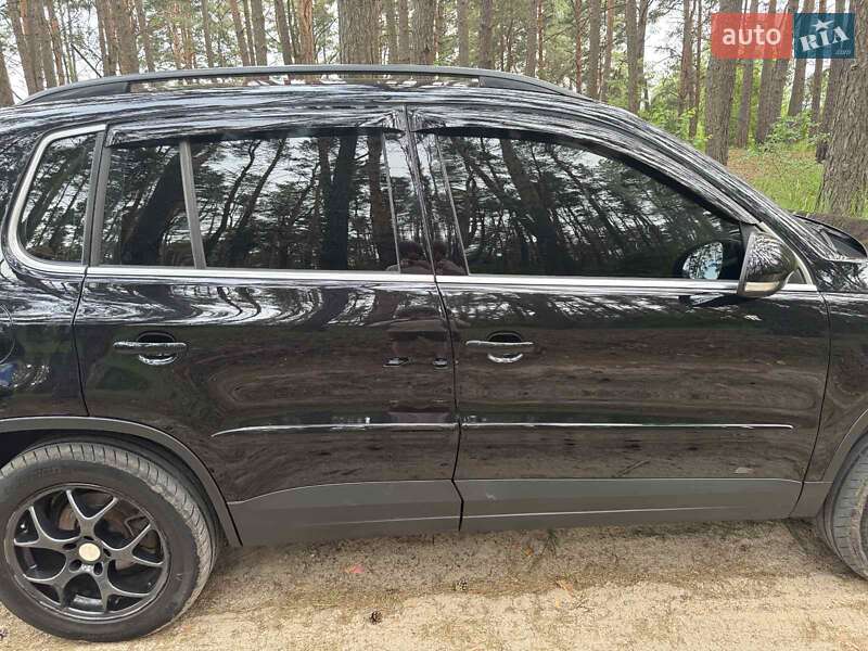 Внедорожник / Кроссовер Volkswagen Tiguan 2010 в Броварах