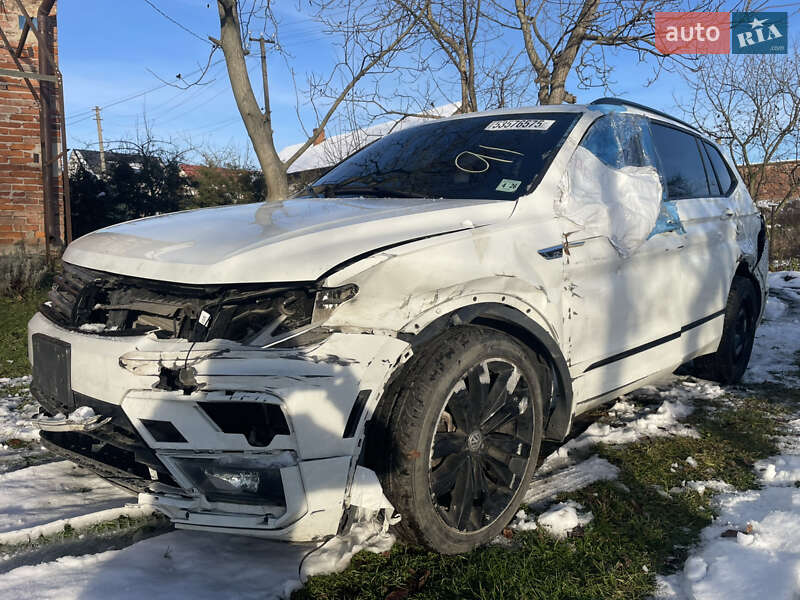 Внедорожник / Кроссовер Volkswagen Tiguan 2021 в Львове