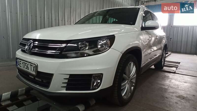 Внедорожник / Кроссовер Volkswagen Tiguan 2011 в Днепре