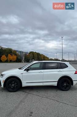 Внедорожник / Кроссовер Volkswagen Tiguan 2019 в Львове