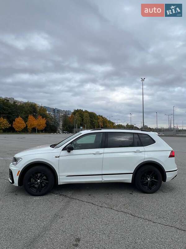 Внедорожник / Кроссовер Volkswagen Tiguan 2019 в Львове