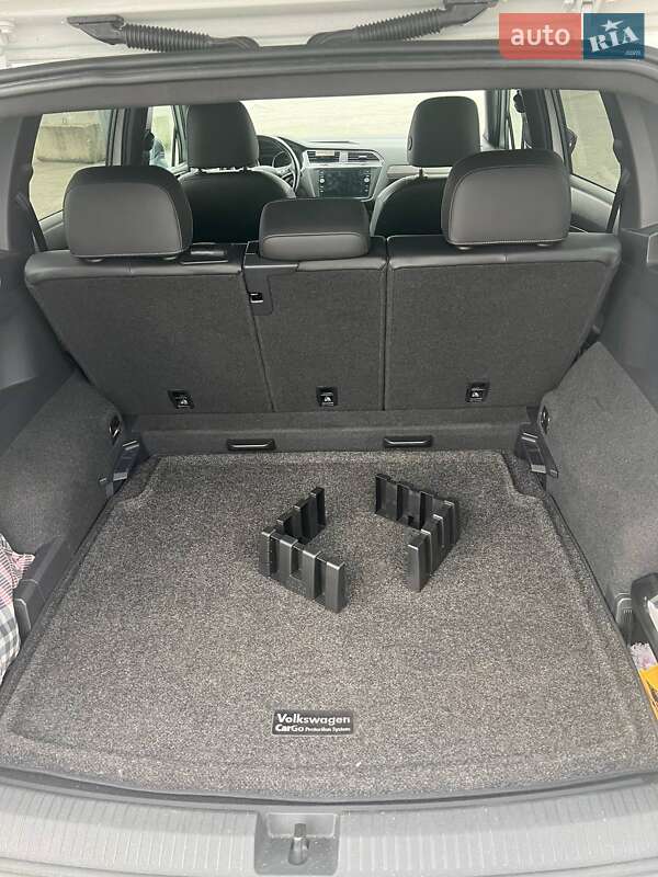 Внедорожник / Кроссовер Volkswagen Tiguan 2019 в Львове