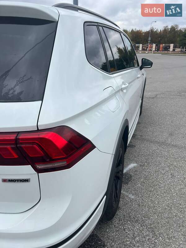 Внедорожник / Кроссовер Volkswagen Tiguan 2019 в Львове