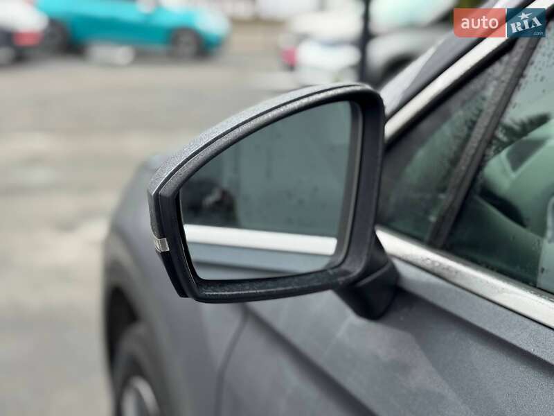 Внедорожник / Кроссовер Volkswagen Tiguan 2017 в Ровно