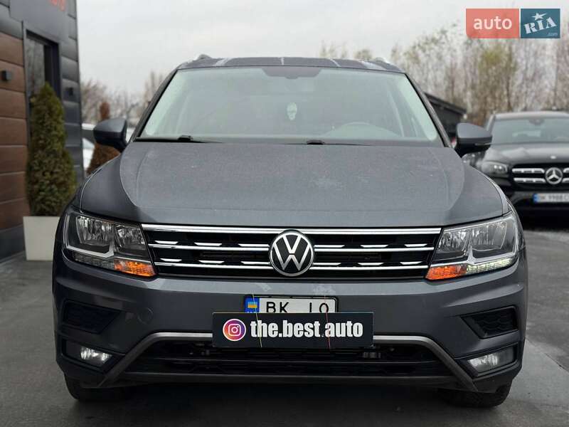 Внедорожник / Кроссовер Volkswagen Tiguan 2017 в Ровно
