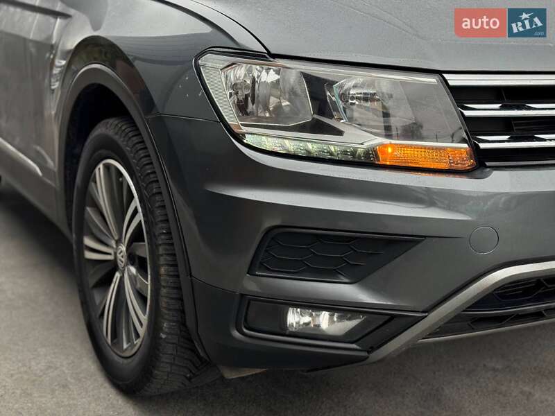 Внедорожник / Кроссовер Volkswagen Tiguan 2017 в Ровно