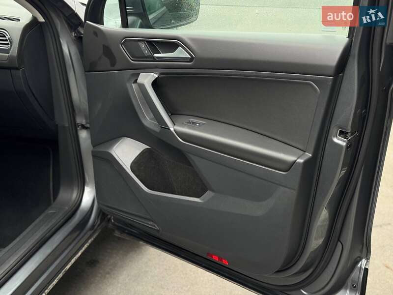 Внедорожник / Кроссовер Volkswagen Tiguan 2017 в Ровно