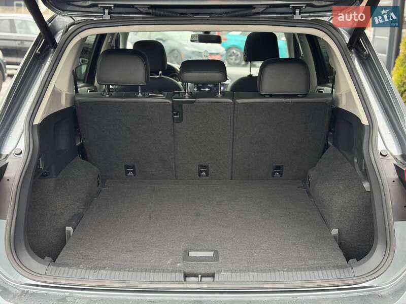 Внедорожник / Кроссовер Volkswagen Tiguan 2017 в Ровно