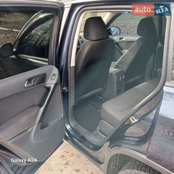 Внедорожник / Кроссовер Volkswagen Tiguan 2013 в Синельниково