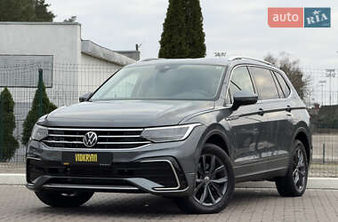 Внедорожник / Кроссовер Volkswagen Tiguan 2022 в Киеве