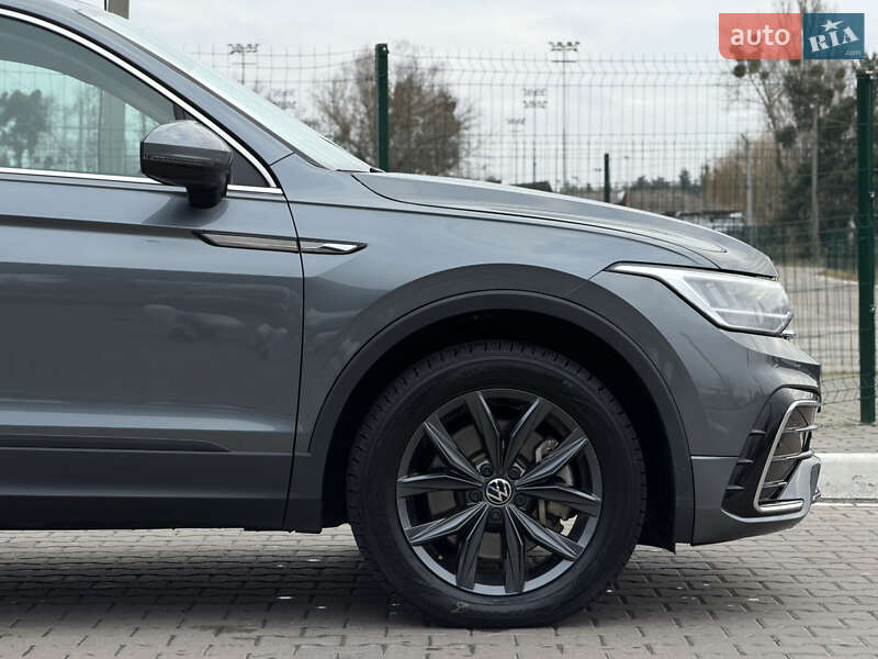 Внедорожник / Кроссовер Volkswagen Tiguan 2022 в Киеве