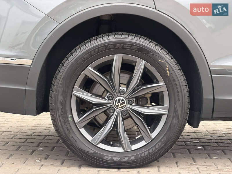 Внедорожник / Кроссовер Volkswagen Tiguan 2022 в Киеве